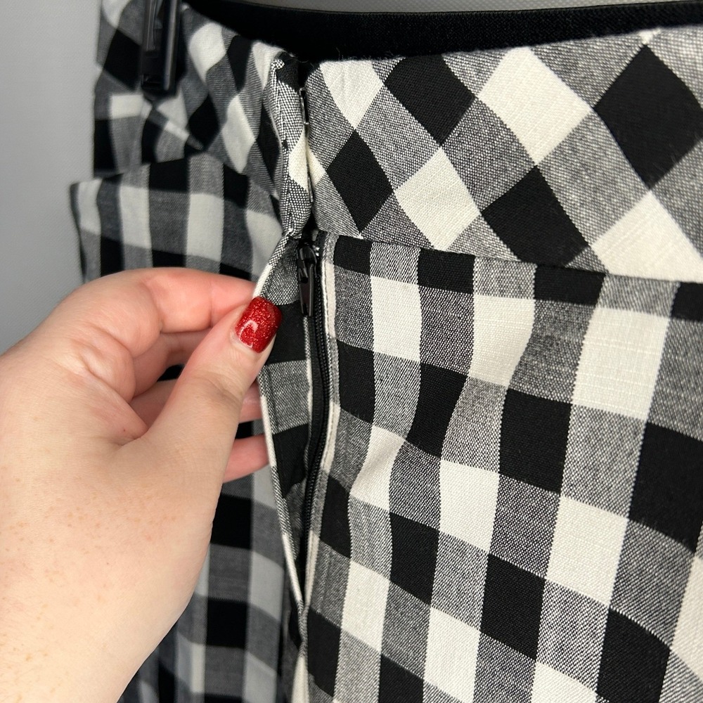 Liz Claiborne Emma Slim Leg Ankle Trouser Pants 10 Neutral Gingham NWT Office - Picture 3 of 9